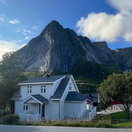Husly Reine - Your Home With Reinebringen View ภายนอก รูปภาพ